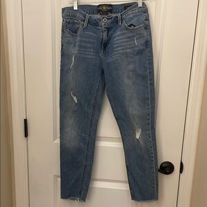 Lucky Brand Blue Ankle Cropped Jeans with Distressed Details. Brooke Capri